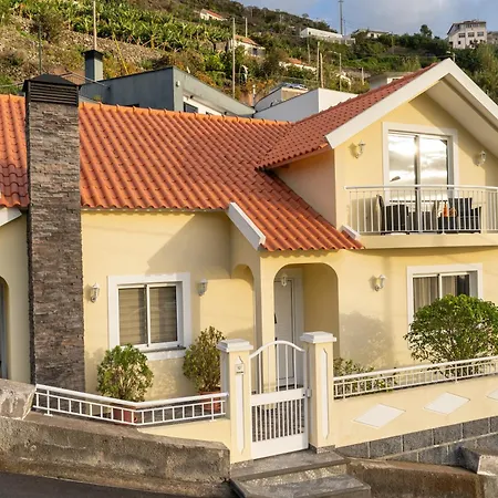 Holiday home Vanda House Com 2 Quartos Vista Mar E Montanha No Centro Da Ilha Tabua (Madeira)
