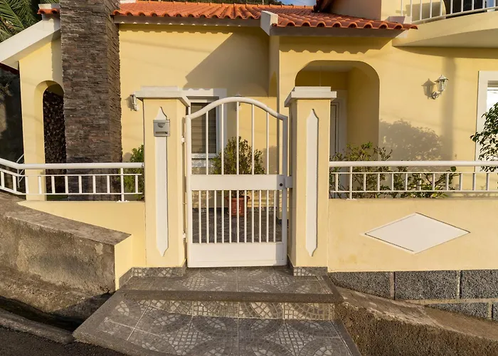 Tatil Evi Vanda House Com 2 Quartos Vista Mar E Montanha No Centro Da Ilha Tabua (Madeira)