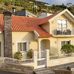 Prázdninový dům Vanda House Com 2 Quartos Vista Mar E Montanha No Centro Da Ilha Tabua (Madeira)