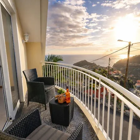 Vanda House Com 2 Quartos Vista Mar E Montanha No Centro Da Ilha *