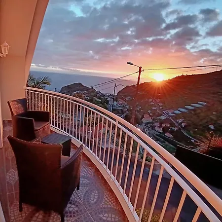 Vanda House Com 2 Quartos Vista Mar E Montanha No Centro Da Ilha