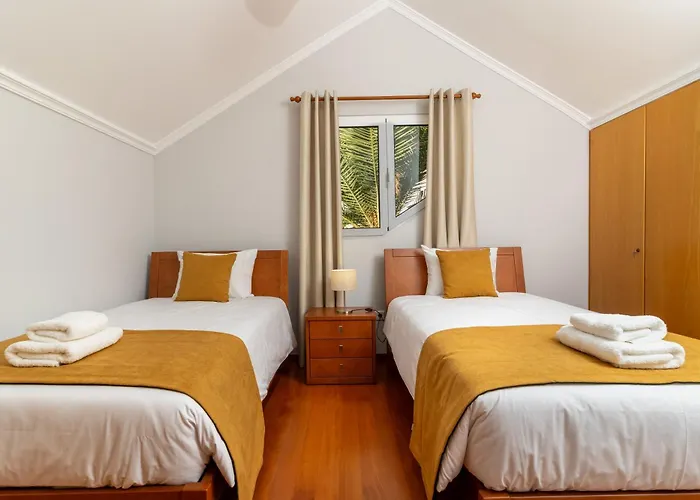 Vanda House Com 2 Quartos Vista Mar E Montanha No Centro Da Ilha * Tabua (Madeira)