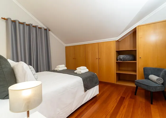 Vanda House Com 2 Quartos Vista Mar E Montanha No Centro Da Ilha بيت للعطل