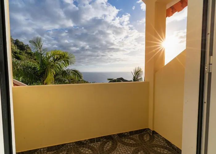 Nyaraló Vanda House Com 2 Quartos Vista Mar E Montanha No Centro Da Ilha