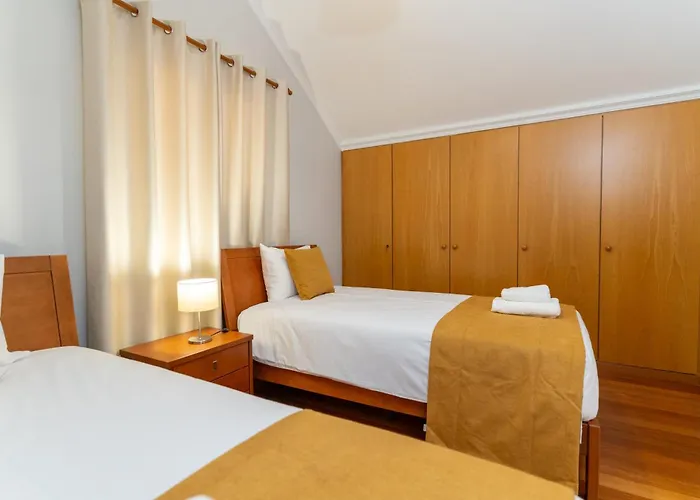 Vanda House Com 2 Quartos Vista Mar E Montanha No Centro Da Ilha بيت للعطل