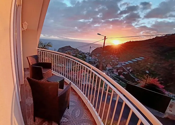 Vanda House Com 2 Quartos Vista Mar E Montanha No Centro Da Ilha